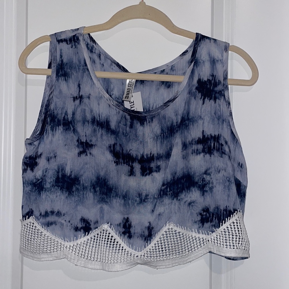 Women’s tie dyed cropped tank top with lace detailing
